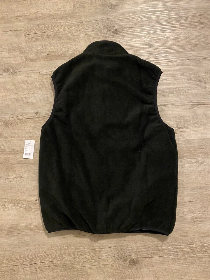 COLETE REVERSÍVEL HUF BOROUGH PRETO ROXO TAMANHO GRANDE NOVO COM ETIQUETAS - Imagem 4 de 4