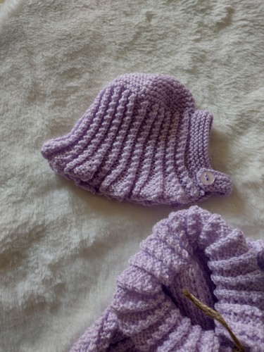 Handmade Baby Knitted Cardigan And Hat Set 3-6 - Picture 4 of 4