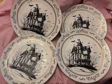 10 Strawberry Street Haunted House Dinner Plates Set of 4 Never Used Free Ship!