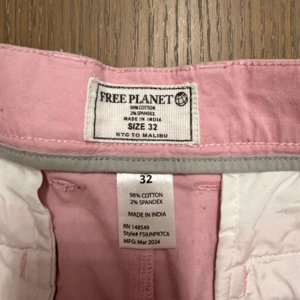 FREE PLANET Men's Shorts Size 32 Pink - Image 3 of 4