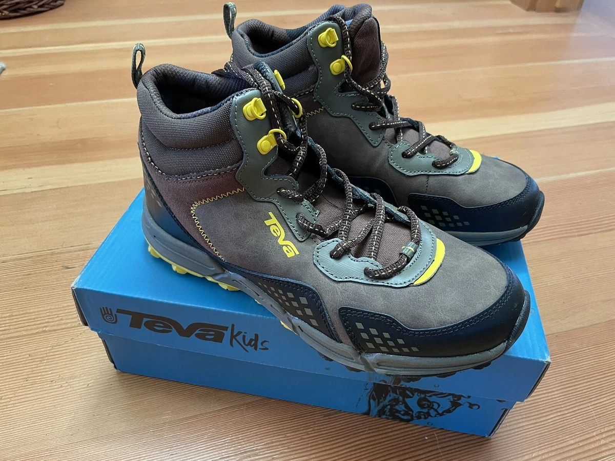 Teva kids hotsell boots