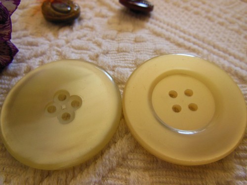 Lot De 7 Boutons Vintage Couleur Crème Lumineux - Diamètre 2,2 Cm - Réf. 0079 - Occasion