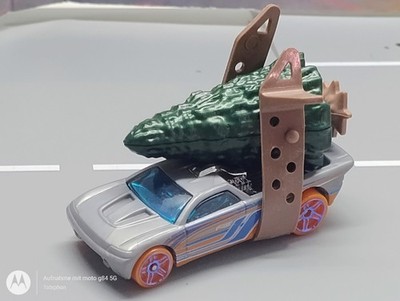 HOT WHEELS Bedlam 2003 1186 MJ Mattel Pickup mit Weihnachtsbaum und Gurt