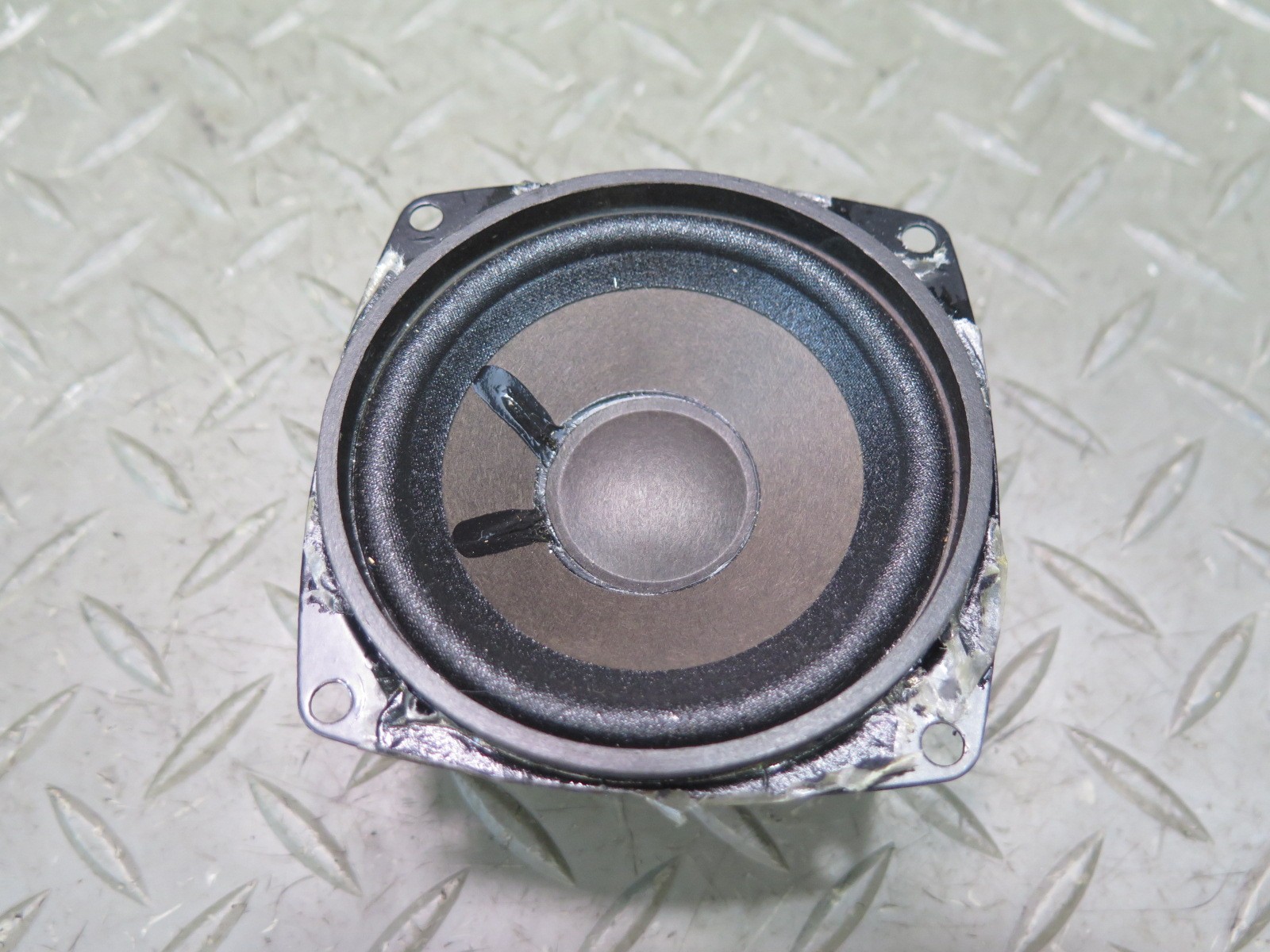 2008-2019 MASERATI GRANTURISMO M145 DASH CENTER AUDIO SPEAKER
