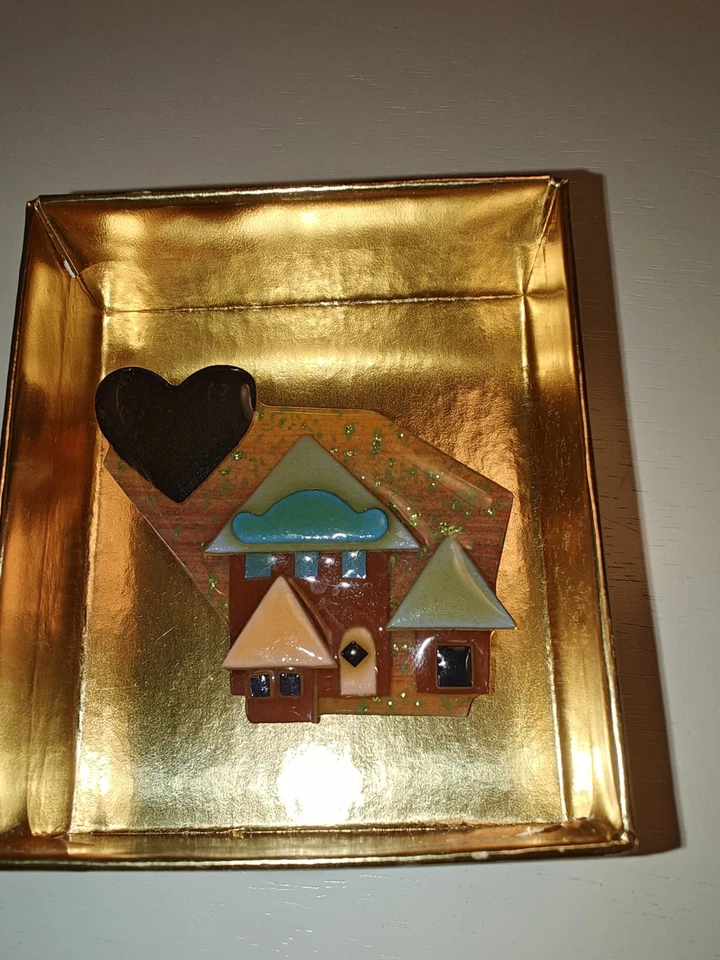 Broche prendedor casa Lucinda años 90 hecho a mano intrincadamente creado por Lucinda Yates Foto 2 de 4