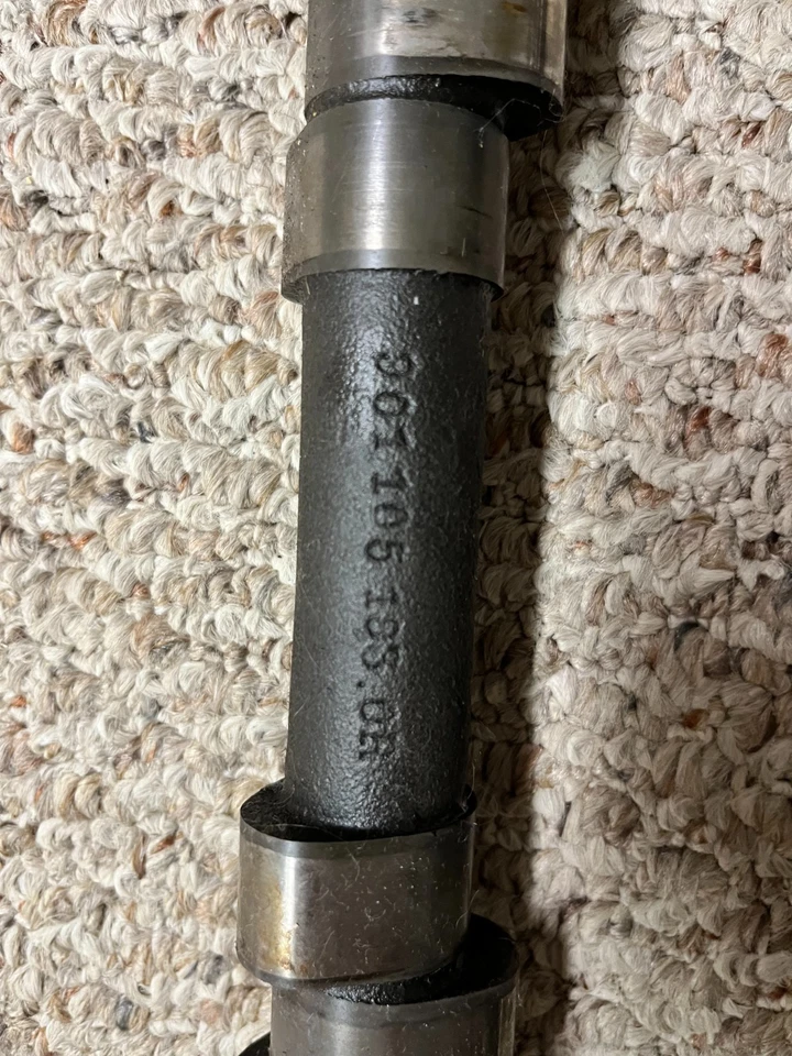 Árbol de levas Porsche 911 2.7 RS 9011051830R Foto 2 de 4