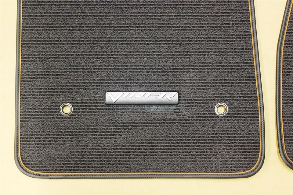 Alfombrillas Dodge Viper 13-14 82213560 color tostado alfombra negra nuevas de fábrica OEM Foto 3 de 4