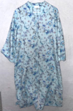 MISS ELAINE Zip Front Quilted Robe 3/4 Sleve Nightgown Pockets Sz M Blue Floral