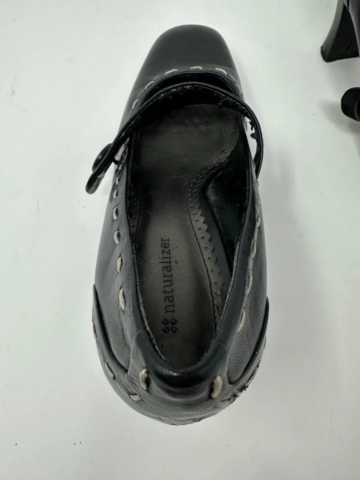 Tacones Mary Jane de cuero negro/azul marino naturalizador talla 9,5 W con correa de botón puntada Foto 4 de 4