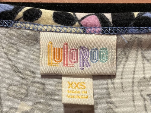 LuLaRoe Disney Gigi Style Short Sleeve Shirt Size XXS Cruella De Vil New W/ Tags - Picture 3 of 4