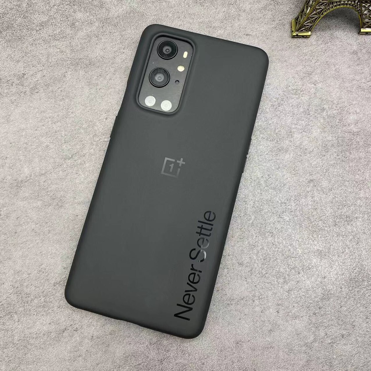Cruzerlite Custodia per OnePlus 9 Pro, Carbon Fiber Texture Cover Shock Absorption Cover per OnePlus 9 Pro (Leather Red