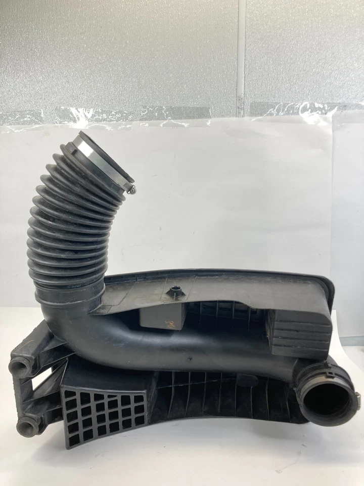 2012-2015 Chevrolet Captiva Sport Air Cleaner Outlet Duct Resonator 20920721 OEM Foto 3 de 4