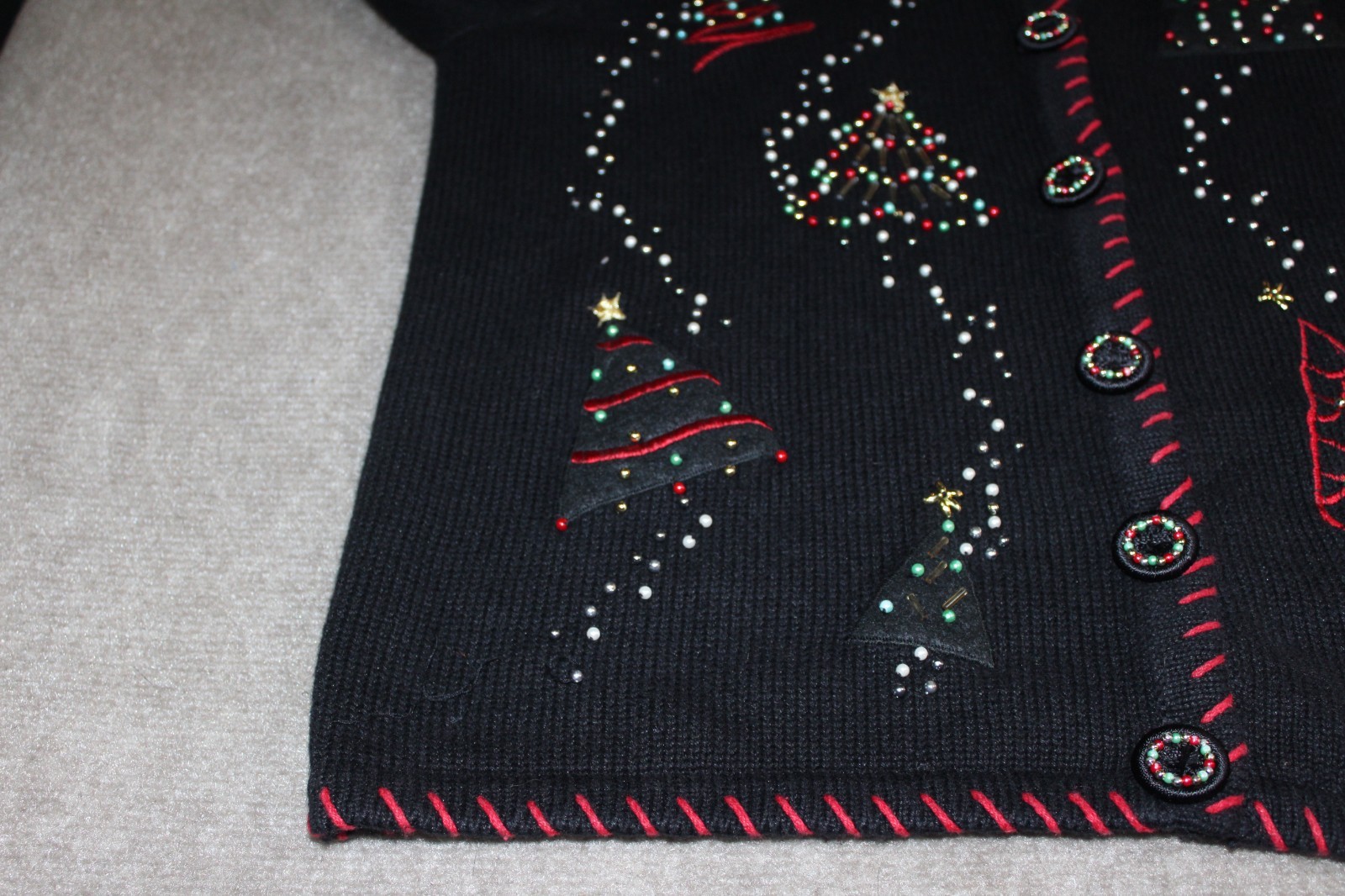 Basic Editions Holiday Sweater  Size Medium  Butt… - image 11