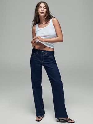 Hailey Bieber x Gap - The Hailey Low Rise Loose Jean (Medium Indigo / Size 25)