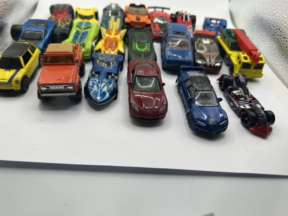 Hotwheels Matchbox 20 Piece Diecast Car Lot 1:64 - Image 3 of 4