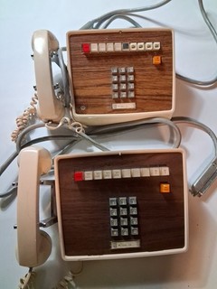 Lot w 2 Western Electric Bell System 2830 Telephone Tan Touch Tone Com Key parts