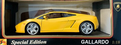 MAISTO LAMBORGHINI GALLARDO 1:18 SPECIAL EDITION GOLD/YELLOW
