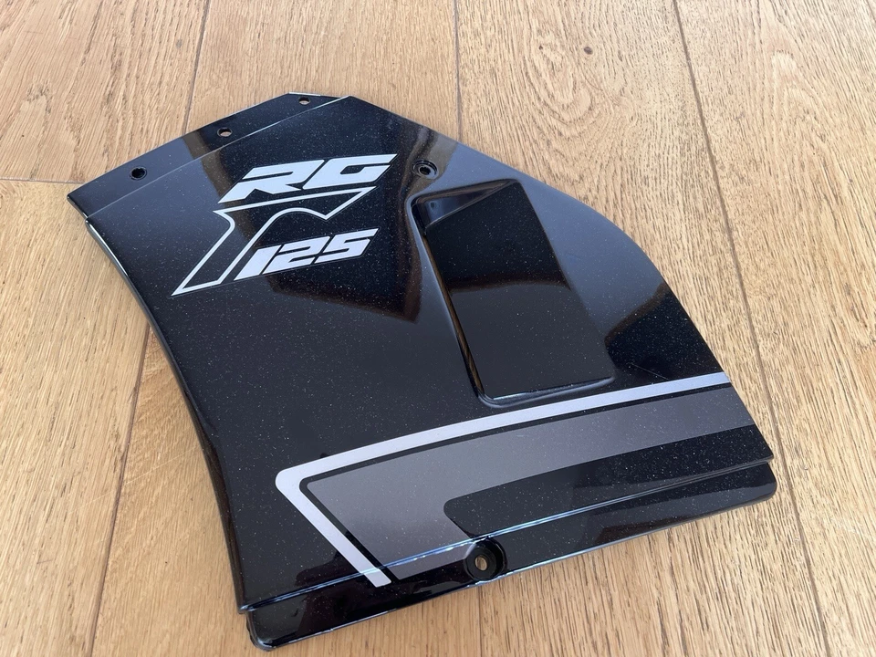 Carenado Suzuki RG125 Gamma NOS LHS  Foto 3 de 4