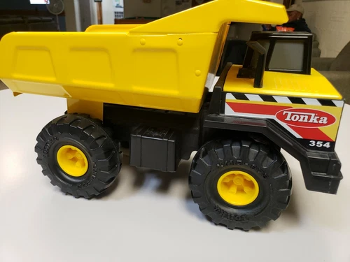 Tonka Truck 354 Yellow 2012 Dump Truck Great Condition!