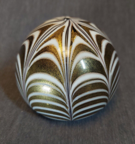 Vintage Murano Art Glass Hollow Pulled Feathers Gold & White Paperweight - Picture 2 of 4