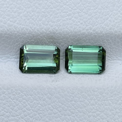 Par de piedras preciosas de corte esmeralda de turmalina verde natural de 1,72 quilates para anillos y joyas - Imagen 2 de 6