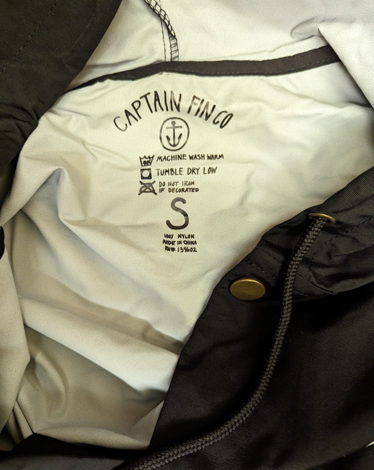 ALTRA Captain Fin Co. nuovo con etichette The Dish Coaches Giacca Nera Piccolo Cappotto Surf