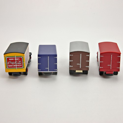 4 camiones de reparto diecast Hartoy escala 1:64 - Imagen 4 de 6