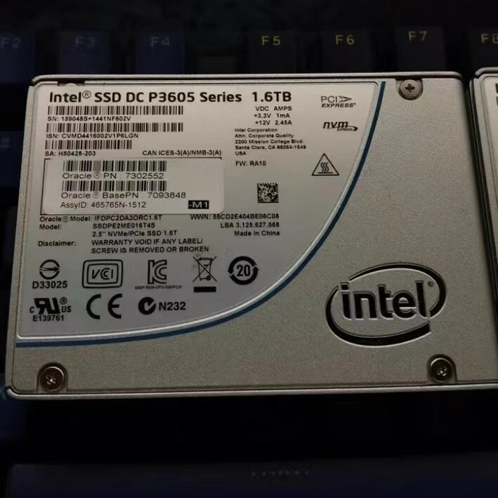 Intel 1.6TB SSD P3605 Series DC MLC PCIE NVMe 2.5