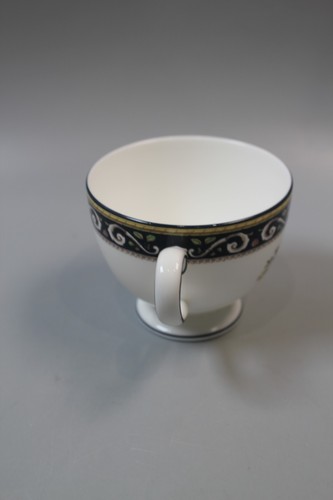 Set of 6 elegant, dark blue Wedgwood Runnymede trios - cups, saucer side plates - Picture 7 of 10