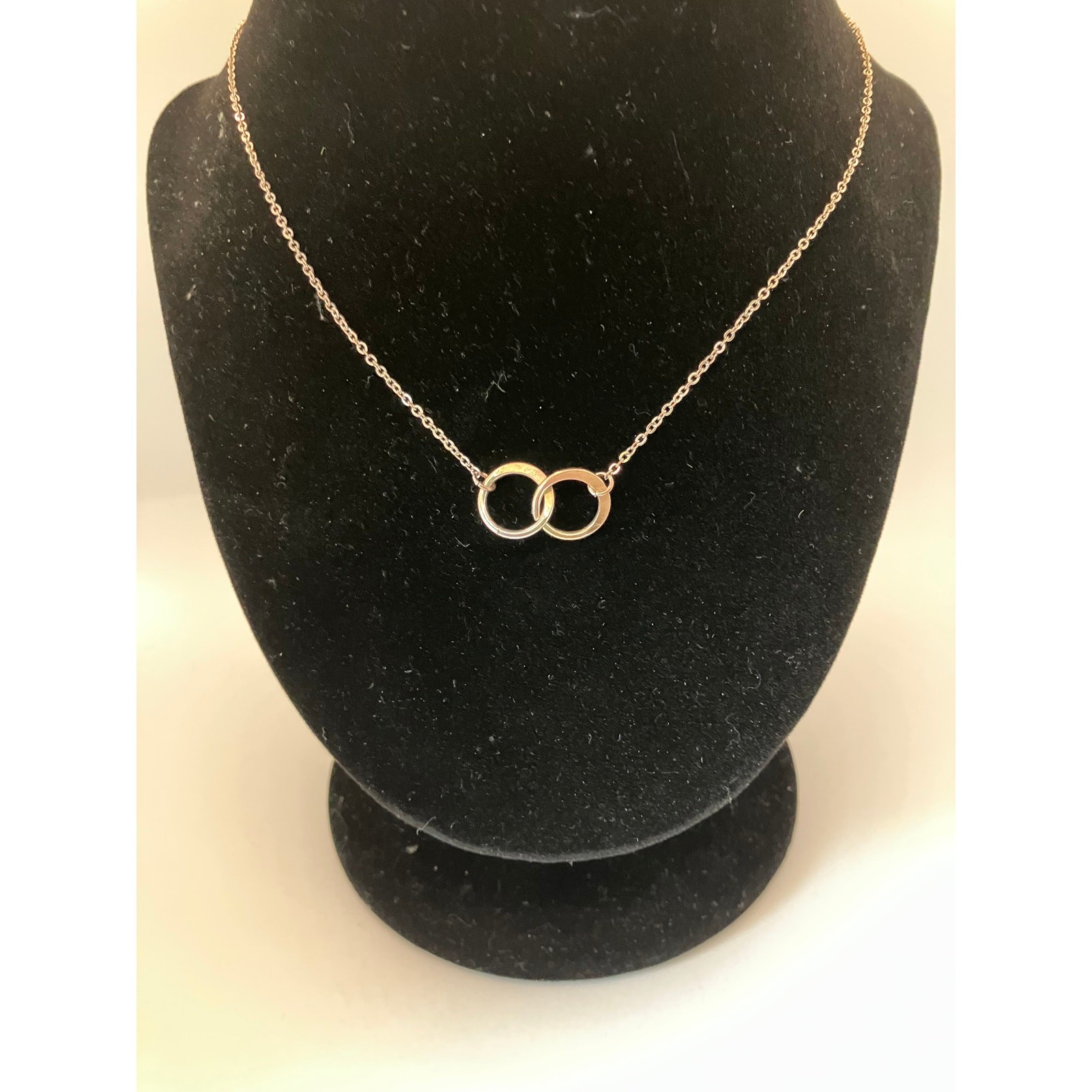 Delicate Vintage Interlocking Rings Necklace – Si… - image 2