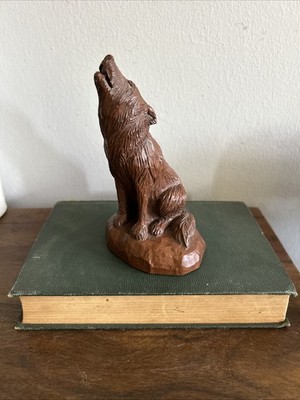 Red Mill Mfg Howling Wolf Figurine 1992 Carved Pecan Shell Resin Western Vintage