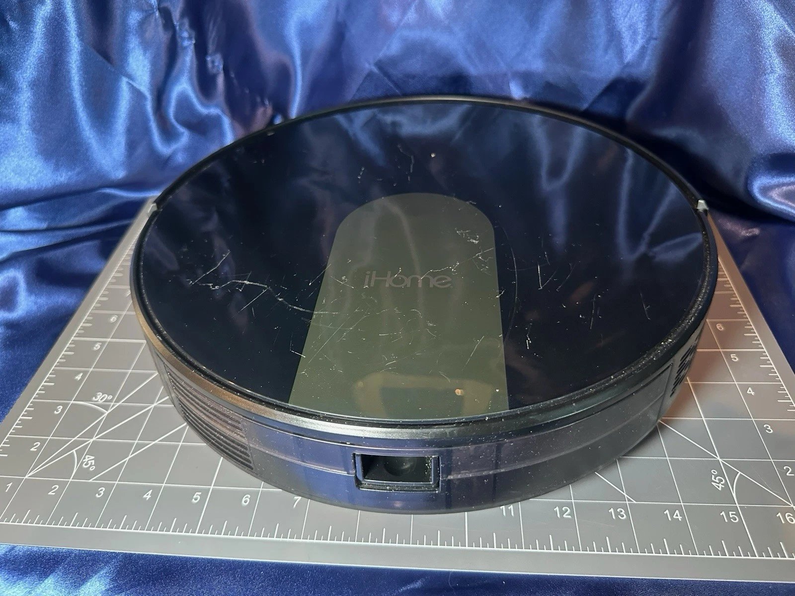 iHome iHRV2-BLK Robotic Vacuum Cleaner FOR PARTS ONLY
