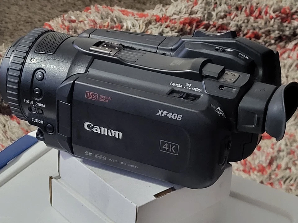 Videocámara profesional Canon XF405 4K UHD 13,4 mega píxeles Foto 2 de 4
