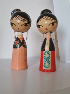VINTAGE JAPANESE KOKESHI WOODEN DOLLS WOBBLE HEADS PEARL DROP EARRINGS FIGURES