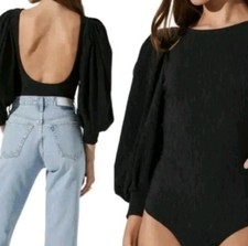 ASTR THE LABEL Textured Low Back Dramatic 3/4 Sleeve Snap Closure Bodysuit, XS
