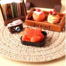 Dollhouse Turkey in Roasting Pan 1/12 Scale