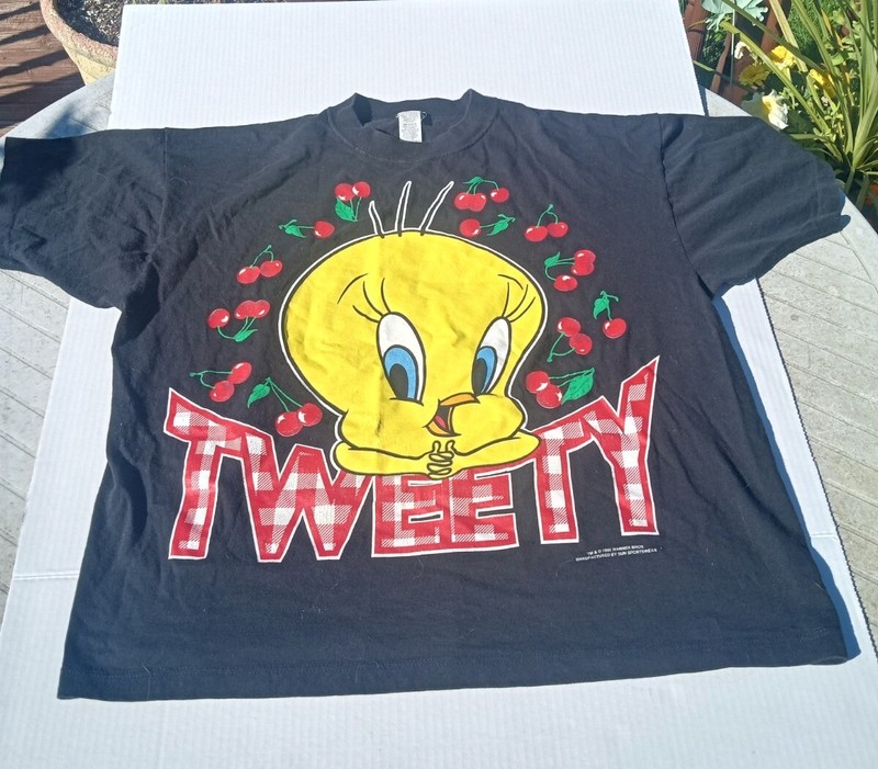Vintage  Warner Bros Looney Tunes Tweety Bird Tshirt Size XL 
