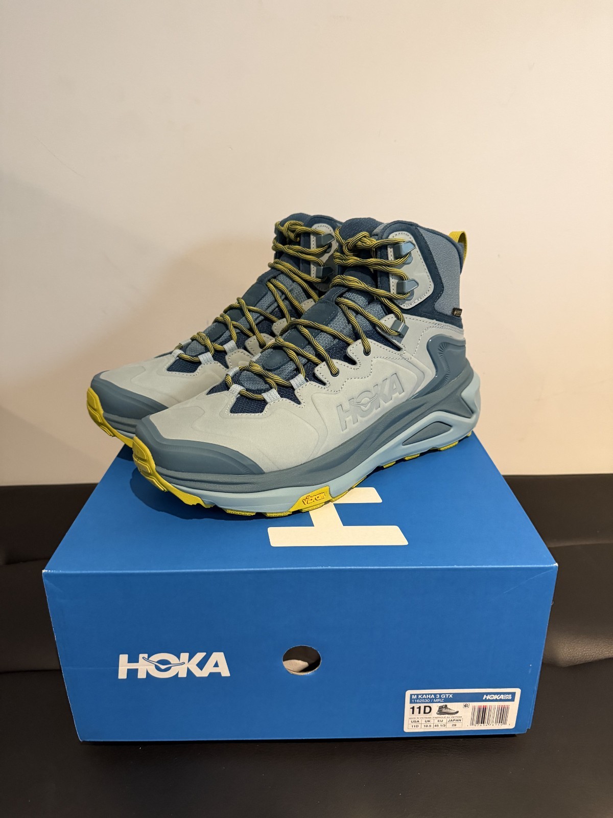 NEW - HOKA Kaha 3 GTX Men's 11 Hiking Boots 1162530 Gore-Tex Vibram Mountain Fog