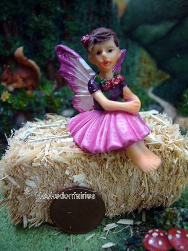 Terrario de jardín de hadas en miniatura Tiny Fairy Rosie GO 17416 - Imagen 5 de 8