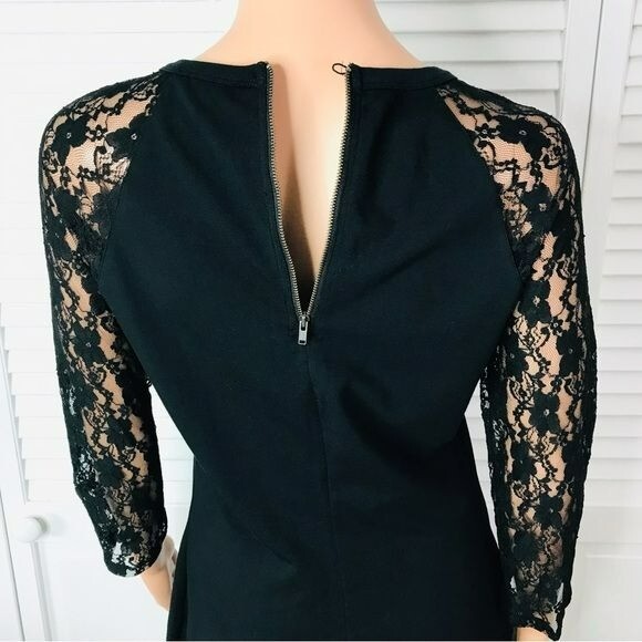 chinese dress ladies V Neck Long Sleeve Chapel Train Black Lace Wedding Dress