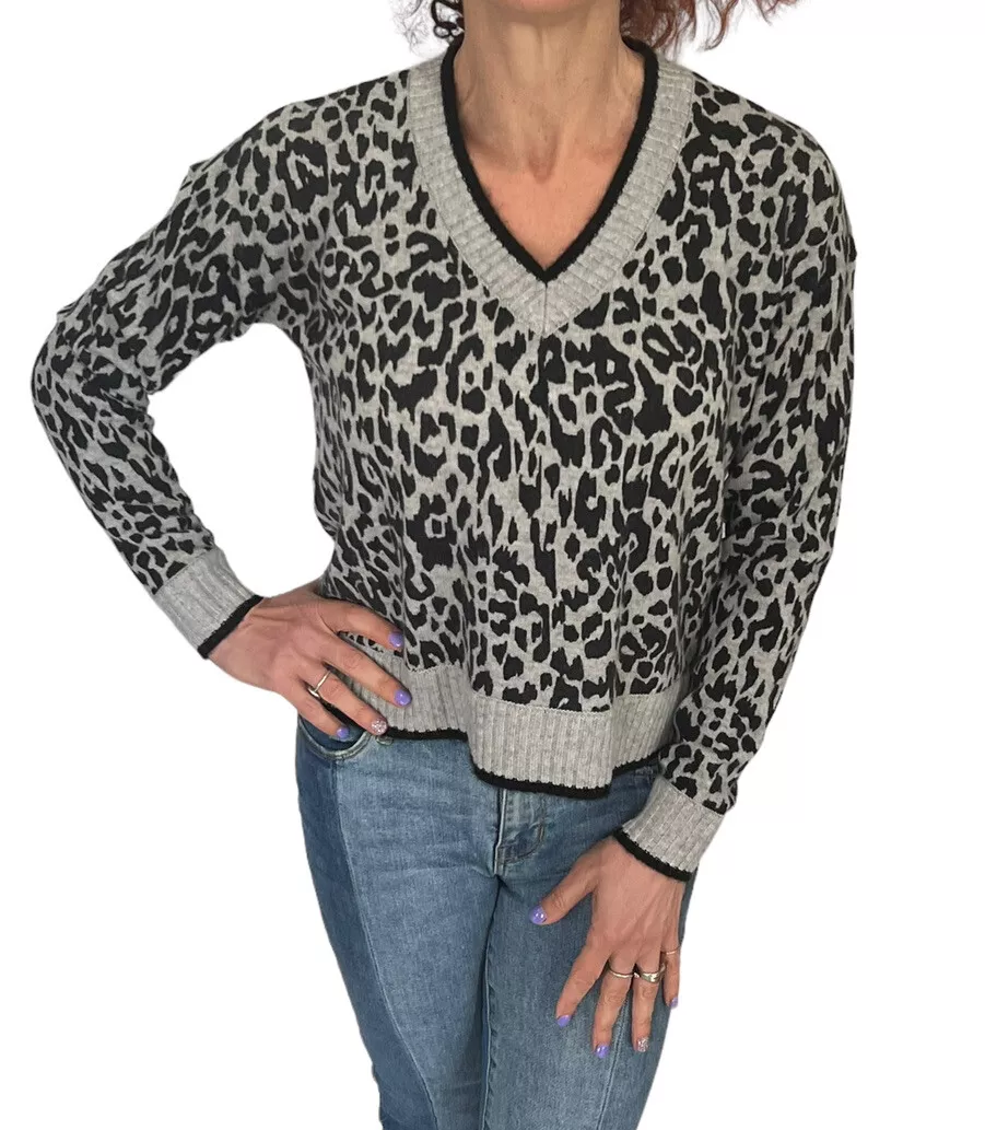 Animal print v neck sweater hotsell