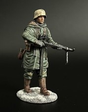 KH092 LSSAH MG42 Gunner Marching in Green Coat WarPark Miniature Figure 1/30th