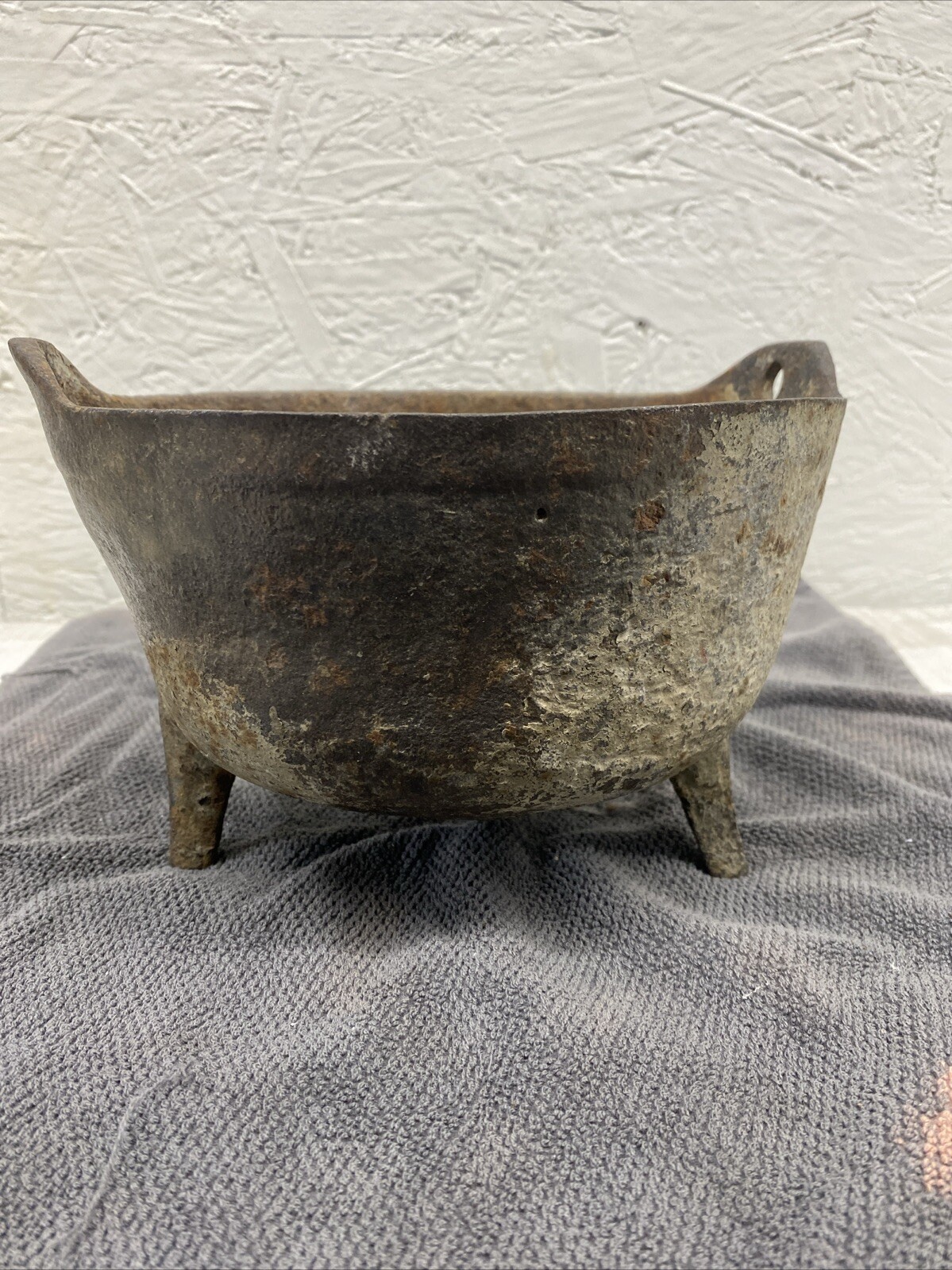 Cauldron Bean Cast Iron Pot 3 Footed Forged Iron Handle Gate Mark RARE Antique