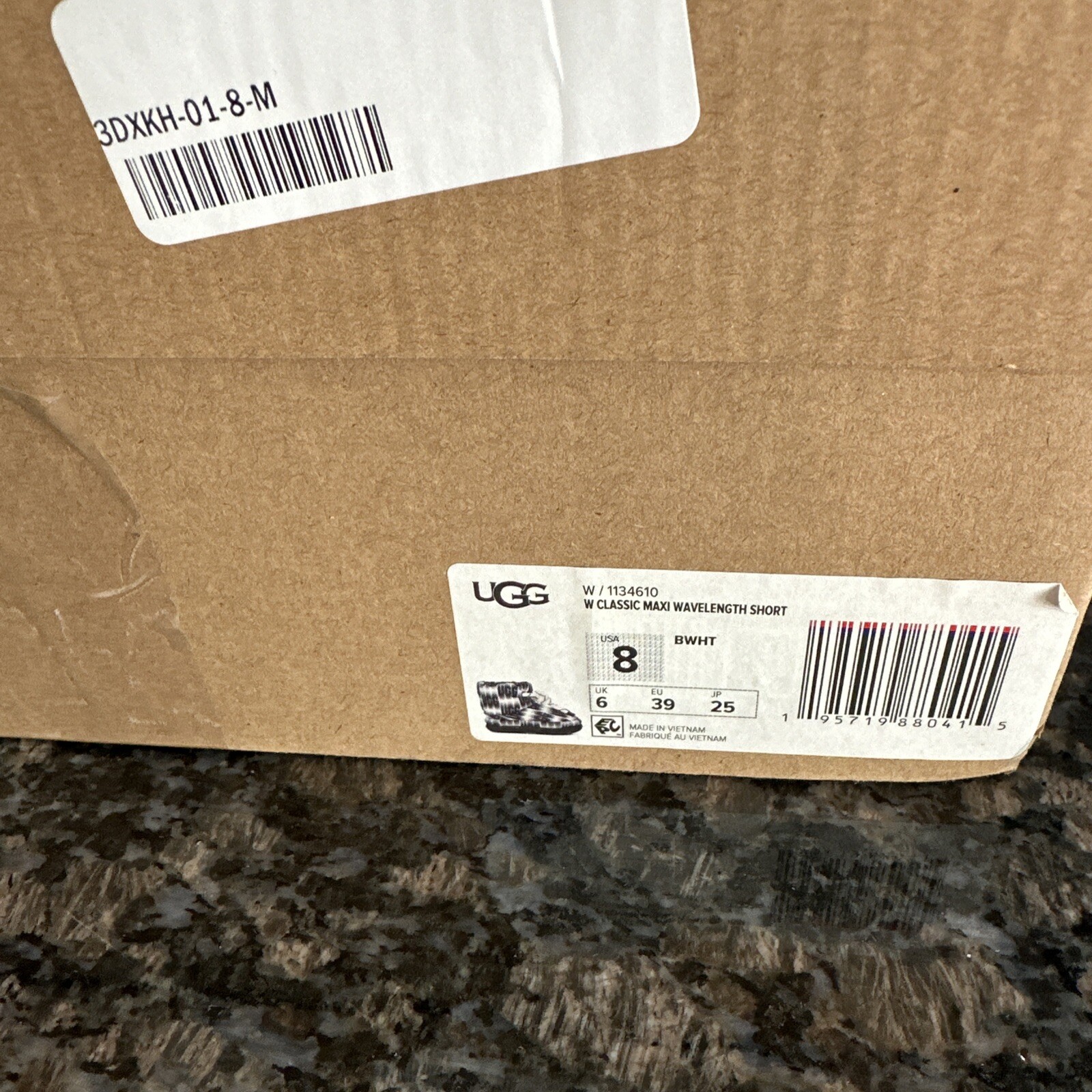 NIB UGG Classic Maxi Wavelength Logo Short Boots W 8 Shearling SOLD OUT! image 8