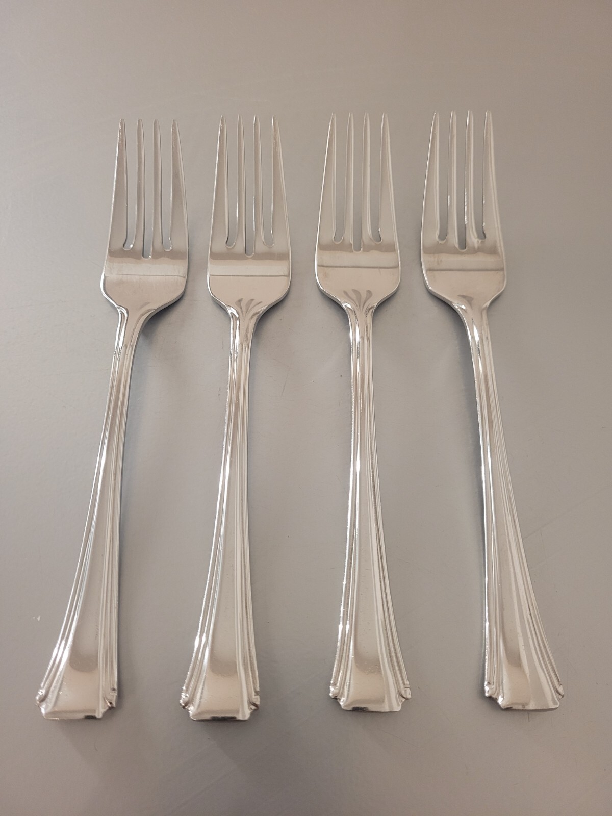 Oneida Stainless Bordeaux Set of 4 Salad Forks