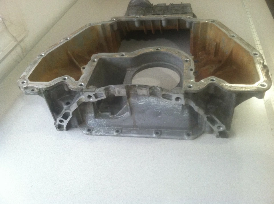 2004-2008 BMW 750i 750Li E65 E66 ~ масло верхний поддон ~ 11137589687 - Изображение 3 из 4