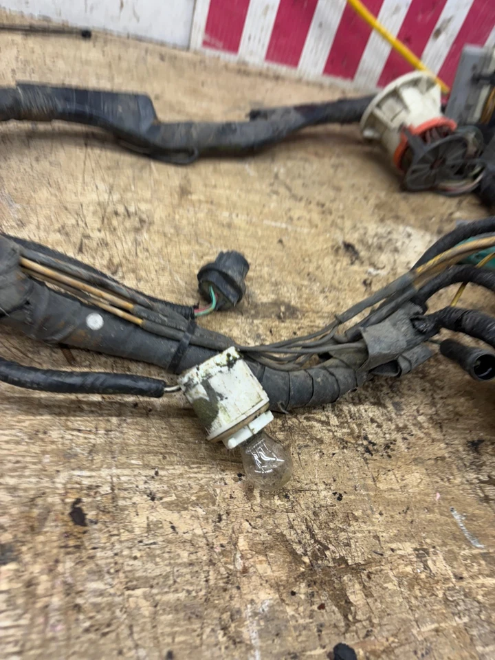 Ford f150 1987 1991 f250 f350 Bronco nariz de ladrillo debajo del capó arnés de cableado 300 Foto 2 de 4