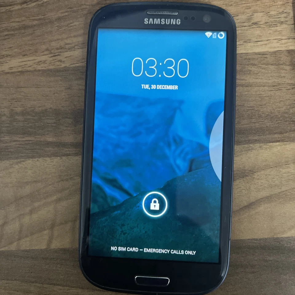 Samsung Galaxy S III S3 16GB Marble White Unlocked Average Condition Grade C 141, photo 1 of 5
