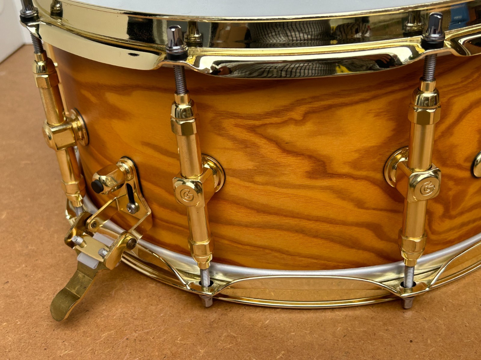 GABRIEL 14''x 6.5'' Handcrafted Snare Drum-9 Ply Hybrid-10 Brass Lugs-Olive Tree photo 4