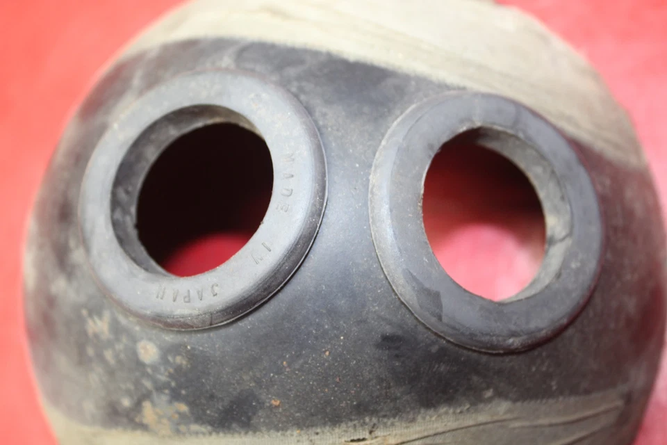 1975 SUZUKI TC100 HEADLIGHT CASE HOUSING BUCKET 51810-26000-13L - Image 3 of 4